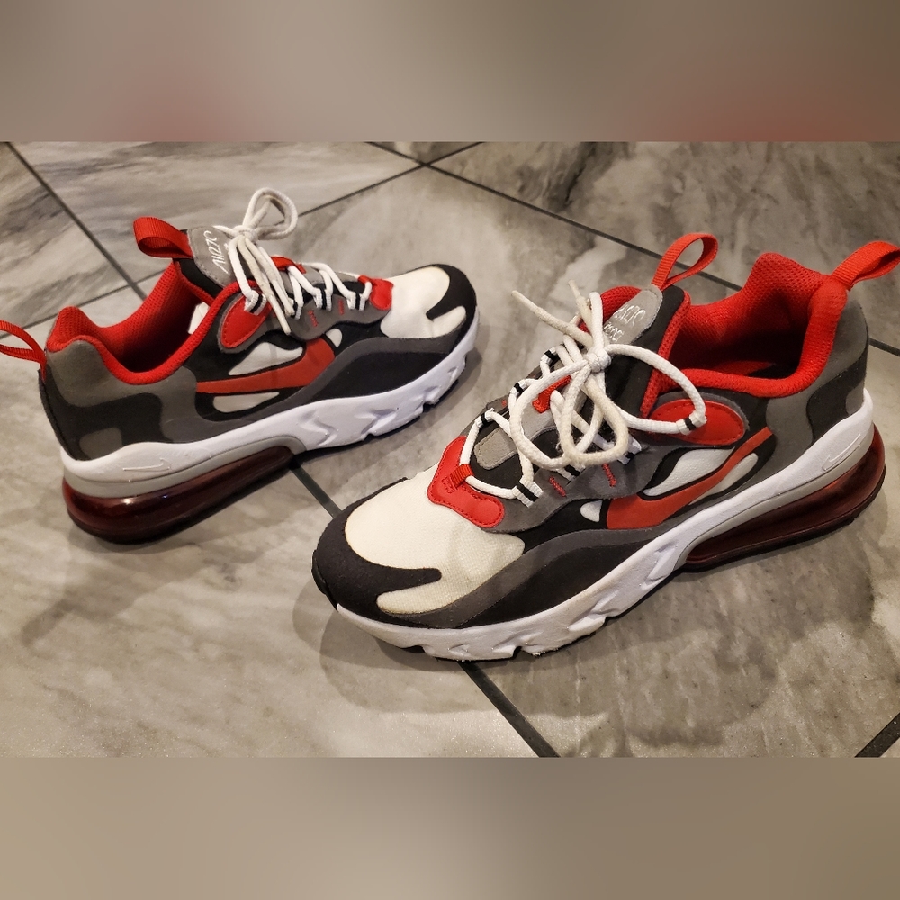 NIKE Air Max 270 React GS - Iron Grey / Red